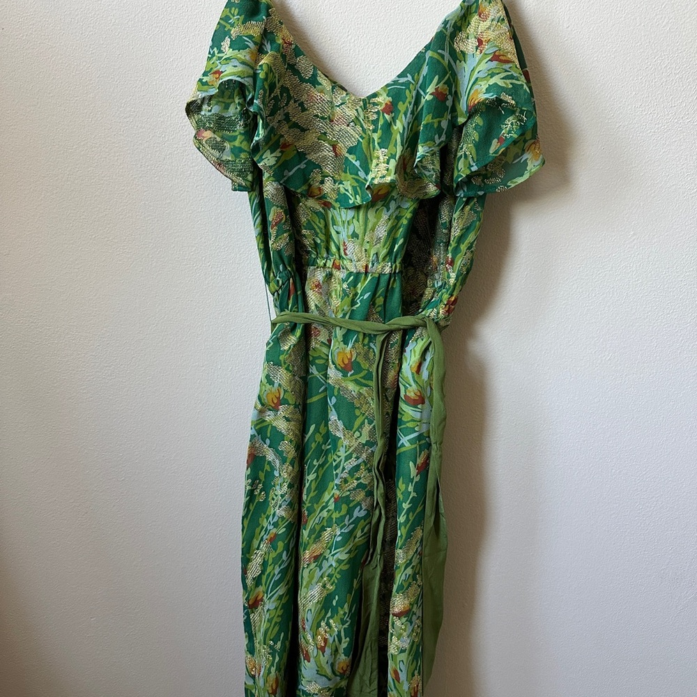 Green cocktail dress.Gold shimmer.Spaghetti strap with tie beaded belt. Size S/M